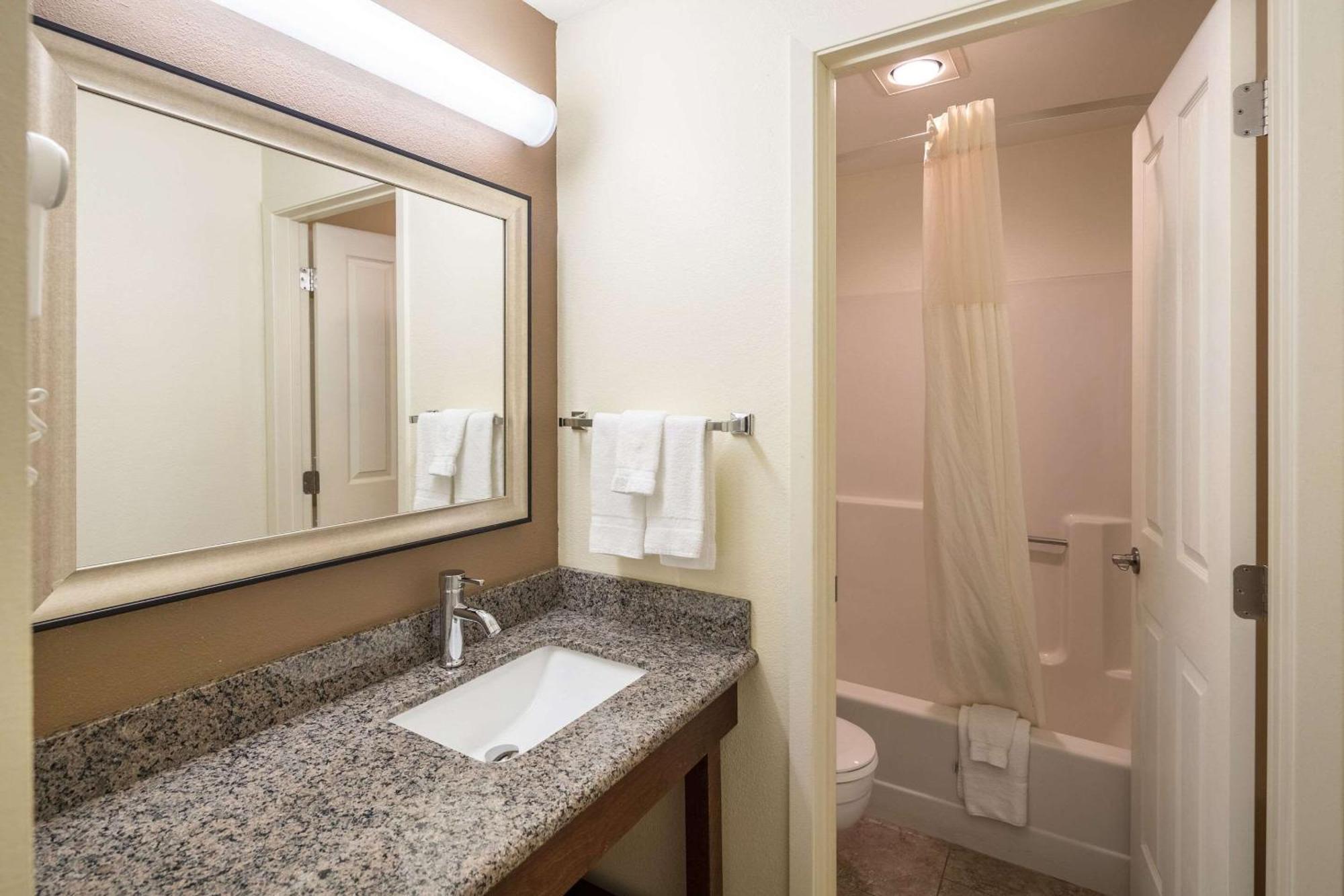 Quality Inn & Suites Coeur D'Alene Exterior photo