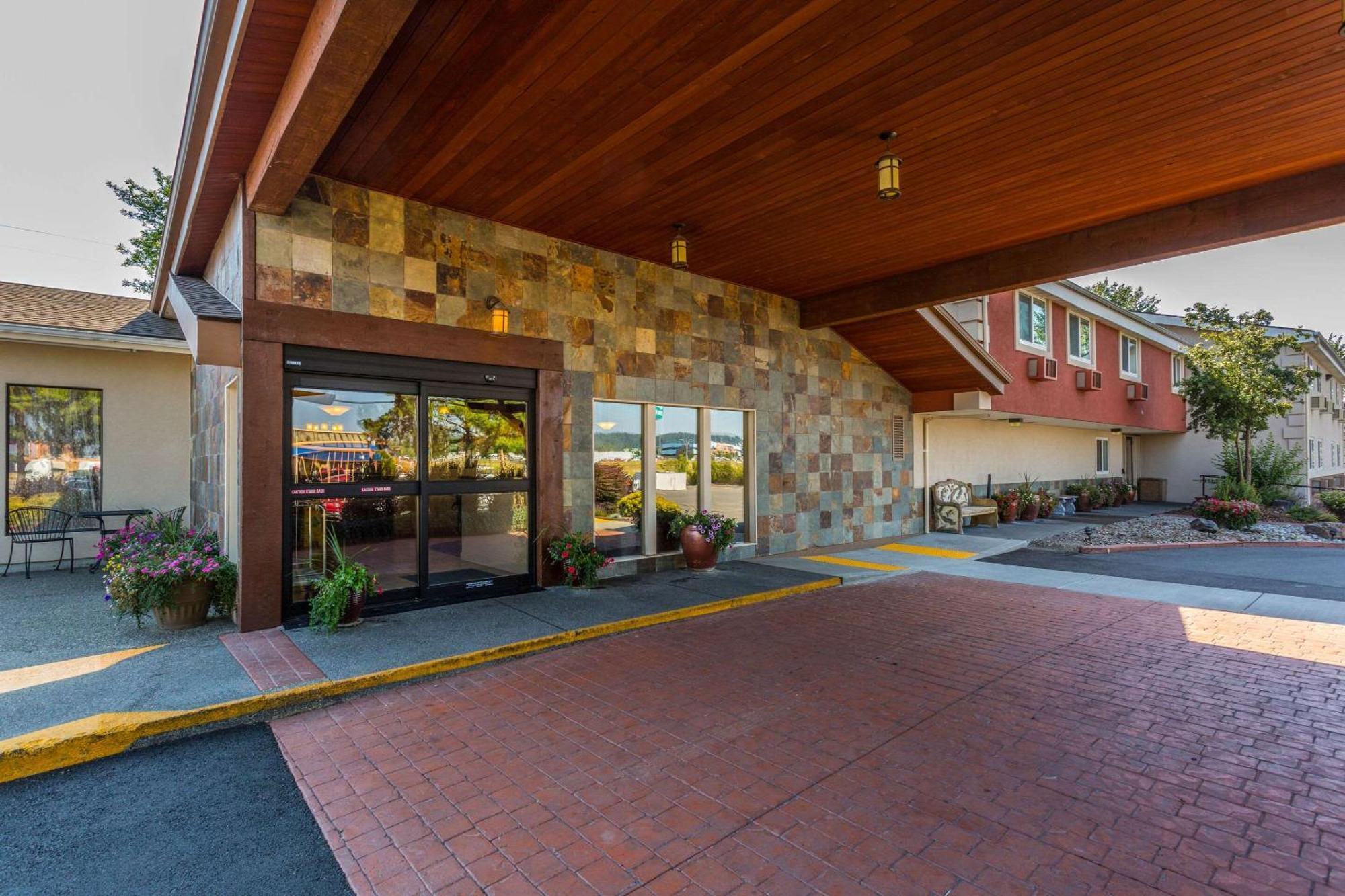 Quality Inn & Suites Coeur D'Alene Exterior photo